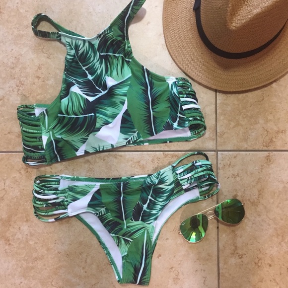 1 LEFT❗️Tropical🌴Leaf High Neck Bikini 😍😍 - Picture 6 of 6
